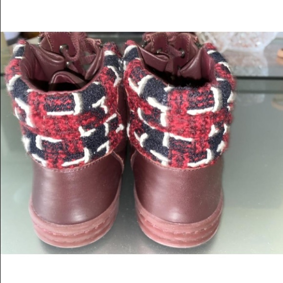 Chanel Sneakers 🗝 - Picture 5 of 6